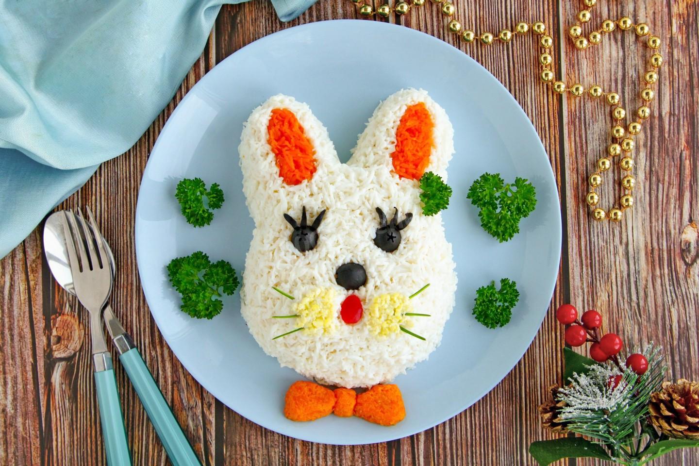 Шаг 18 приготовления Салат Кролик с курицей