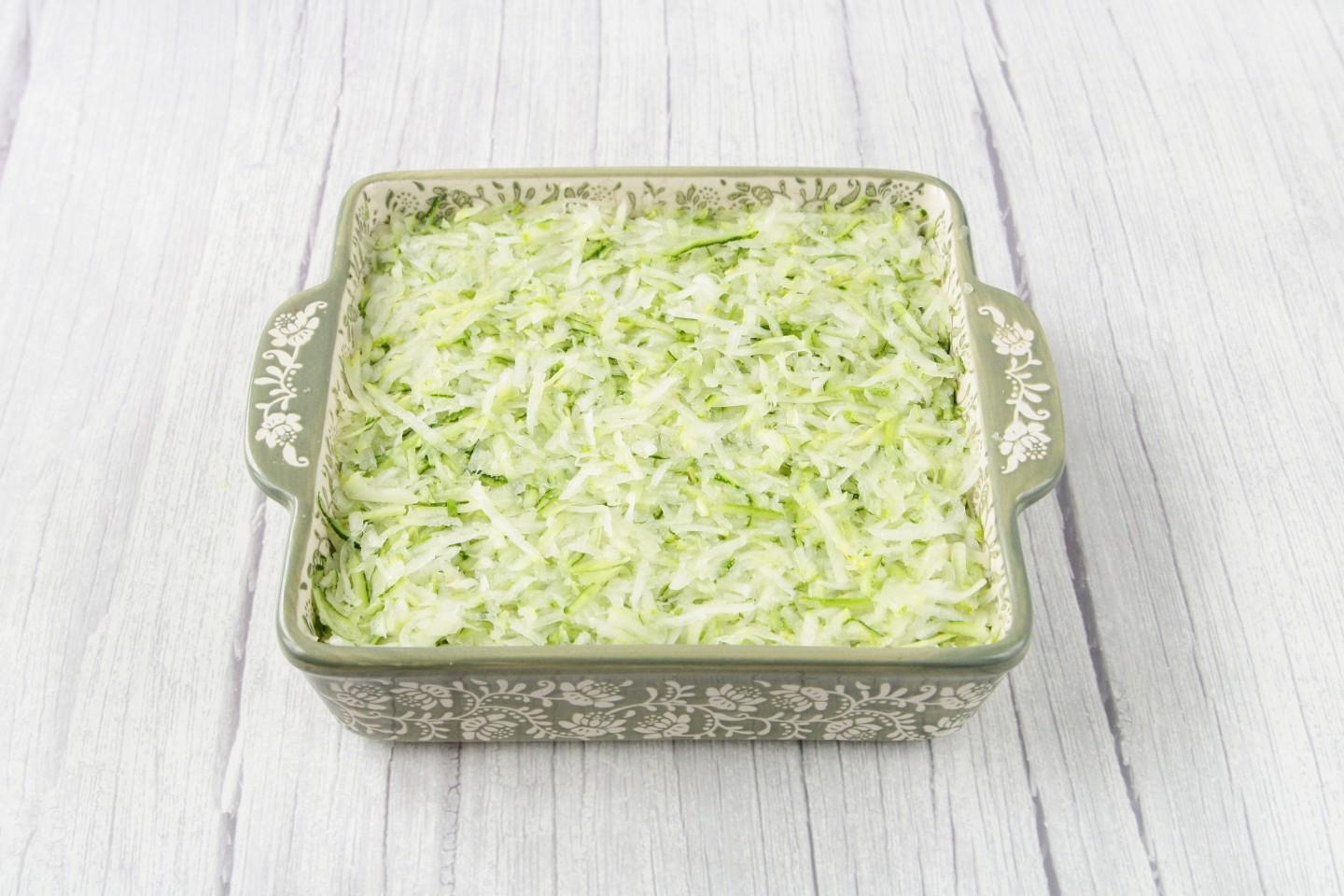 Шаг 8 приготовления Кабачки с фаршем и картофелем в духовке