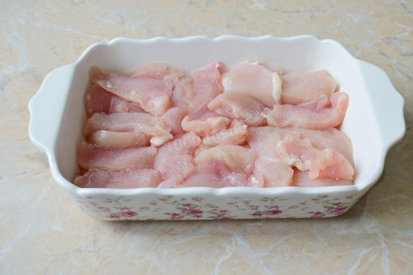 Шаг 2 приготовления Грибы в духовке с сыром и курицей