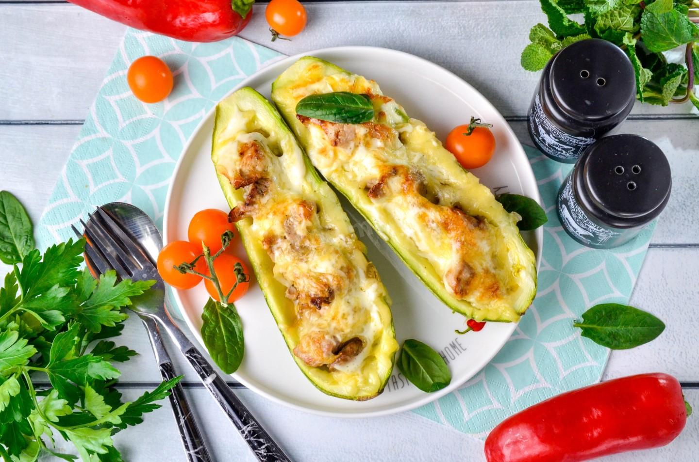 Шаг 11 приготовления Кабачки фаршированные мясом в духовке