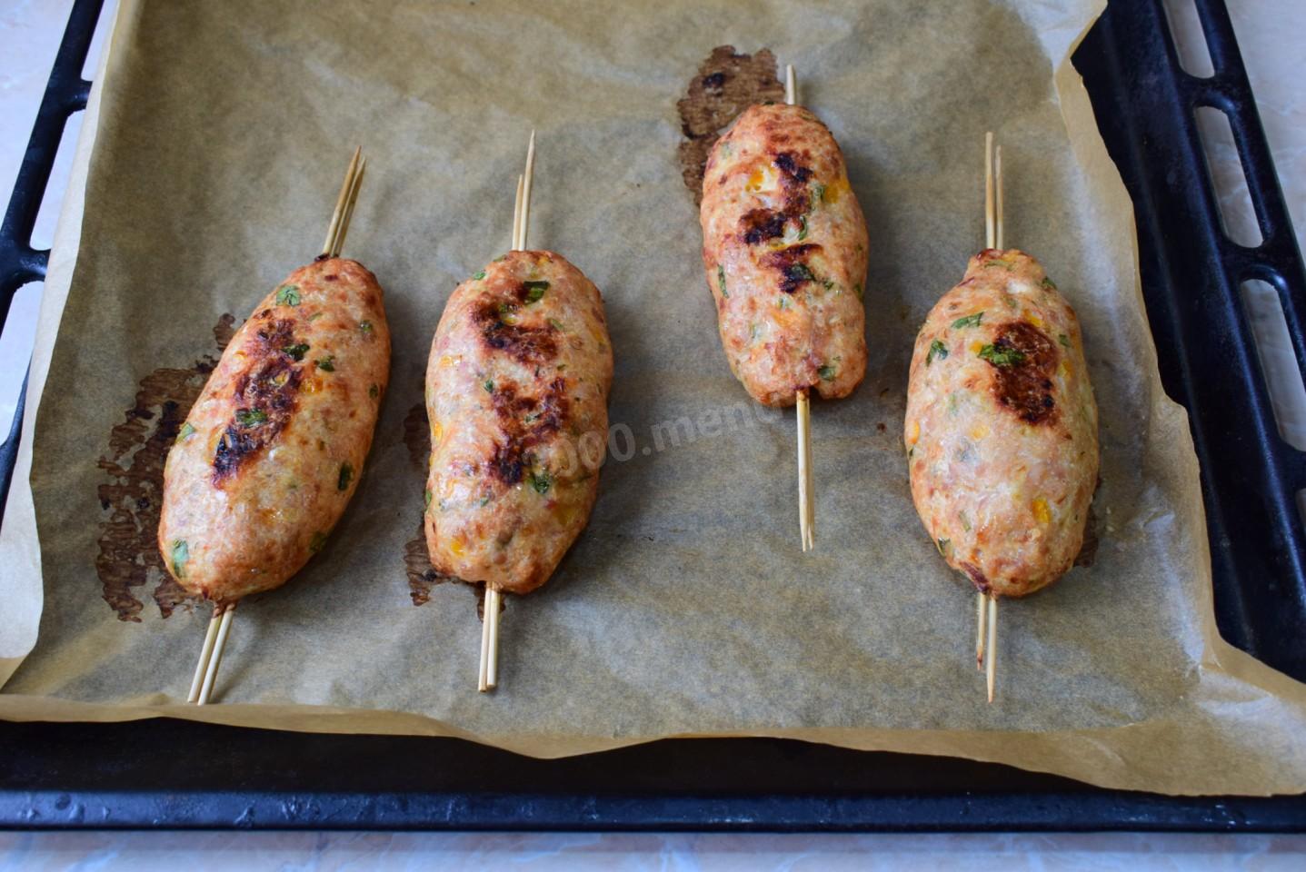 Шаг 9 приготовления Люля кебаб из куриного фарша в духовке