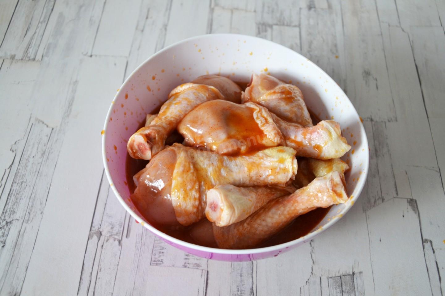 Шаг 4 приготовления Куриные ножки в соусе в духовке
