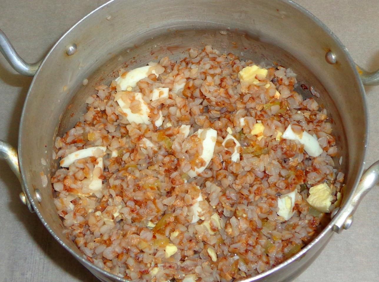 Шаг 9 приготовления Гречка с яйцом