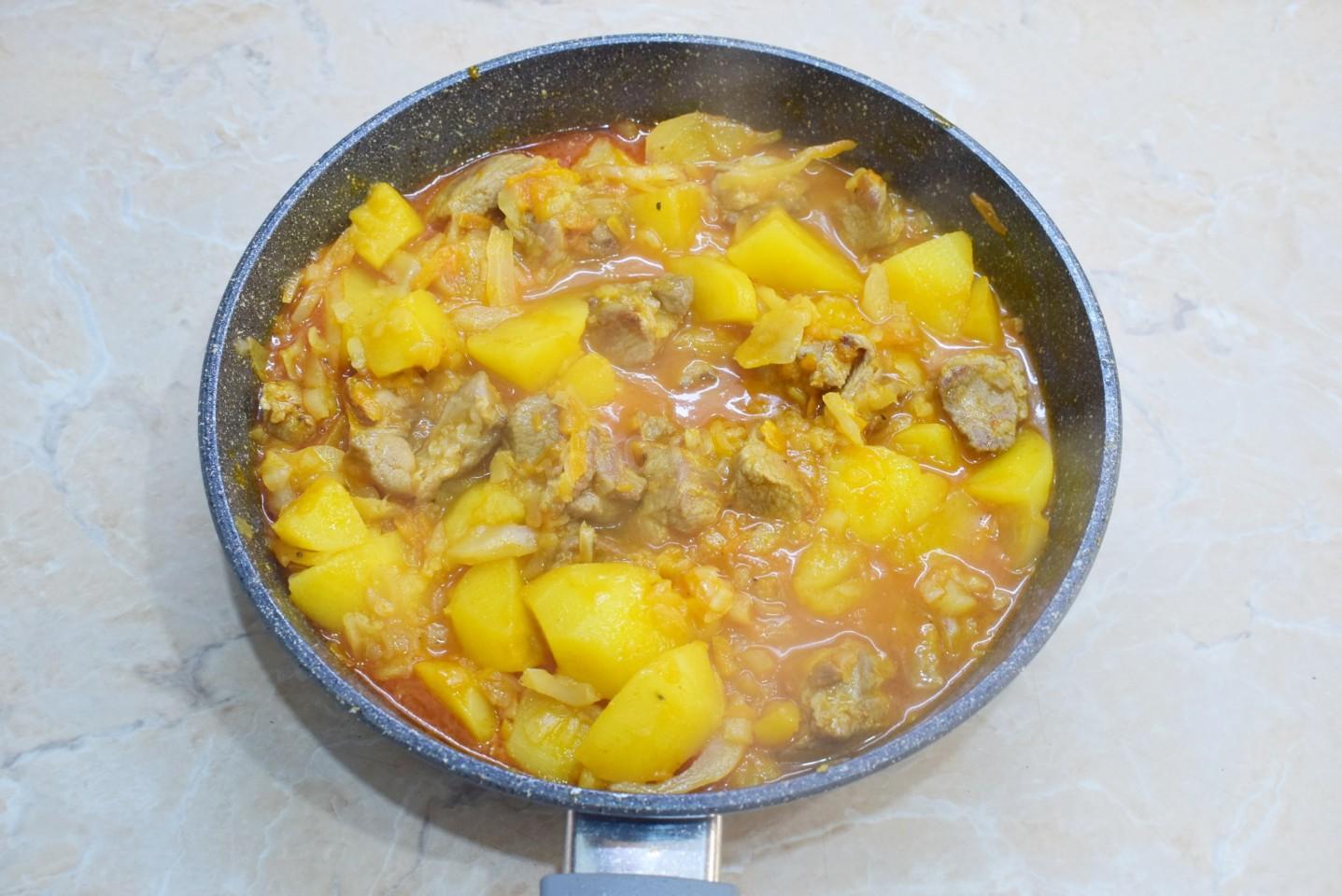 Шаг 8 приготовления Рагу с капустой картошкой и мясом