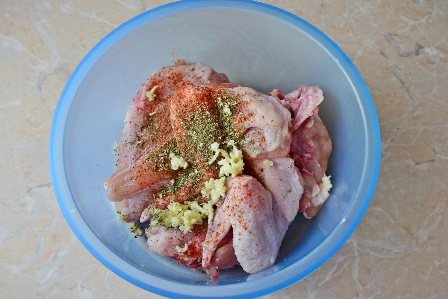 Шаг 2 приготовления Рис в рукаве с курицей и овощами