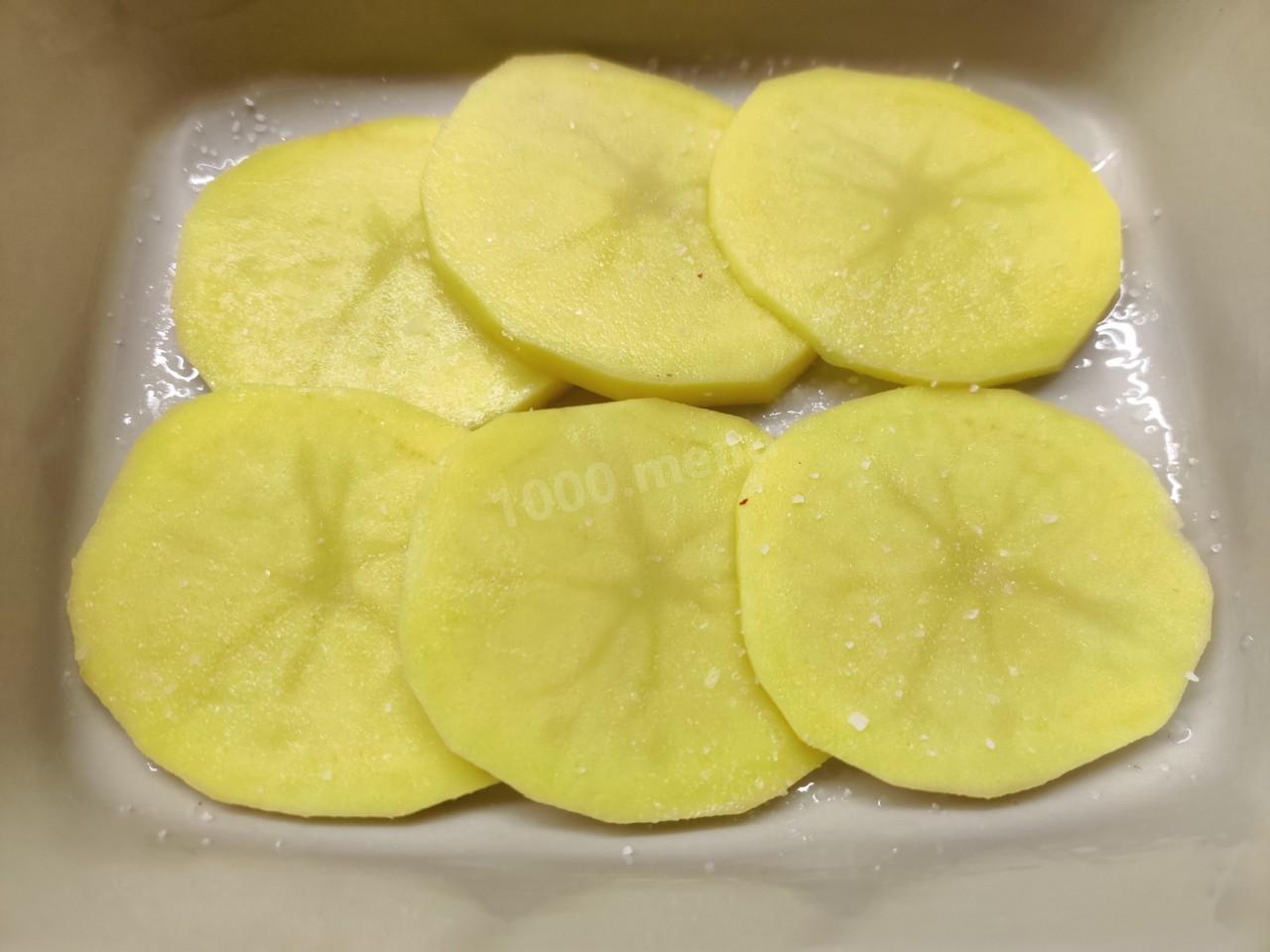 Шаг 2 приготовления Запеканка из куриной грудки в духовке с картофелем