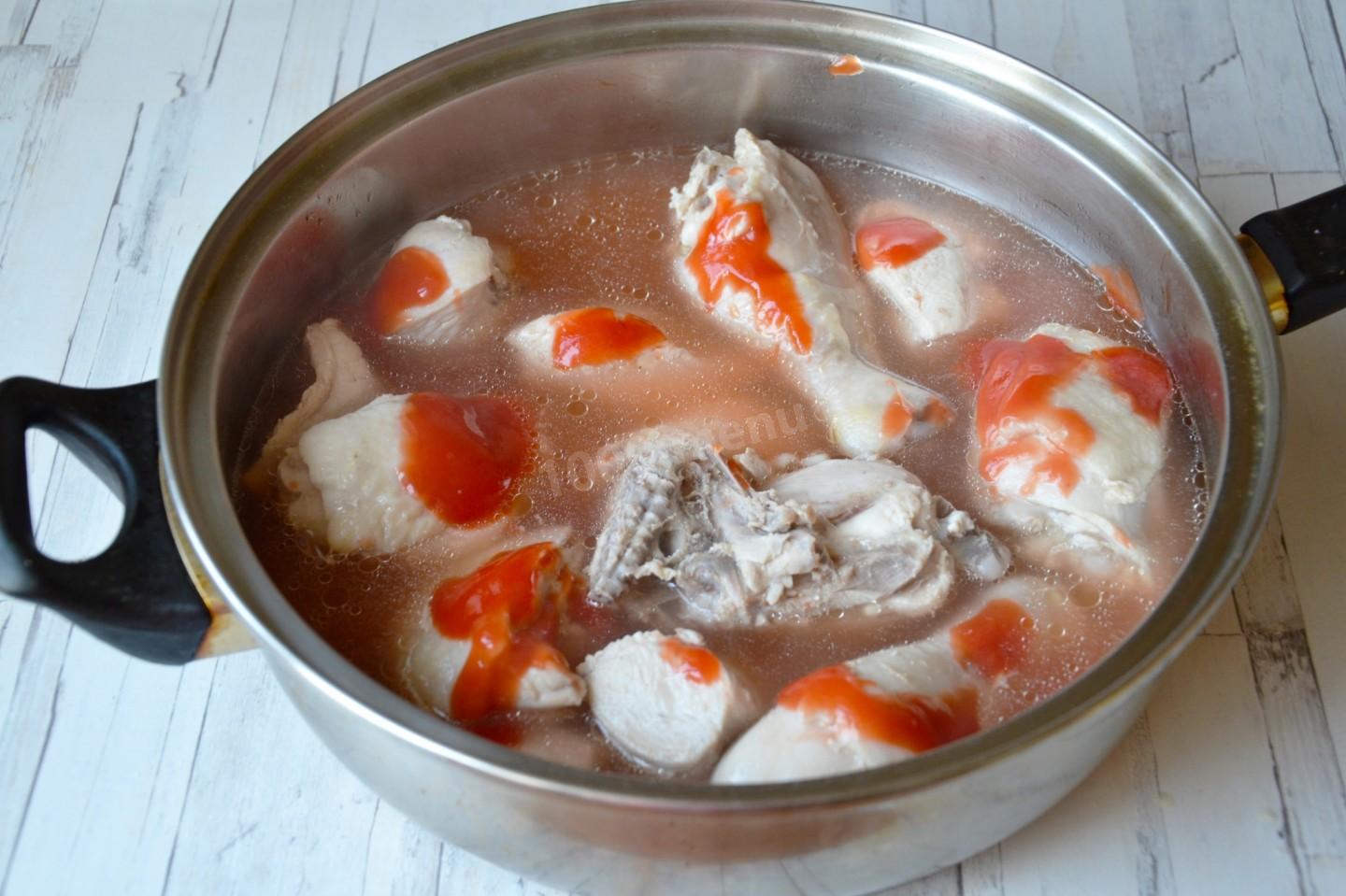 Шаг 5 приготовления Курица в томатном соусе
