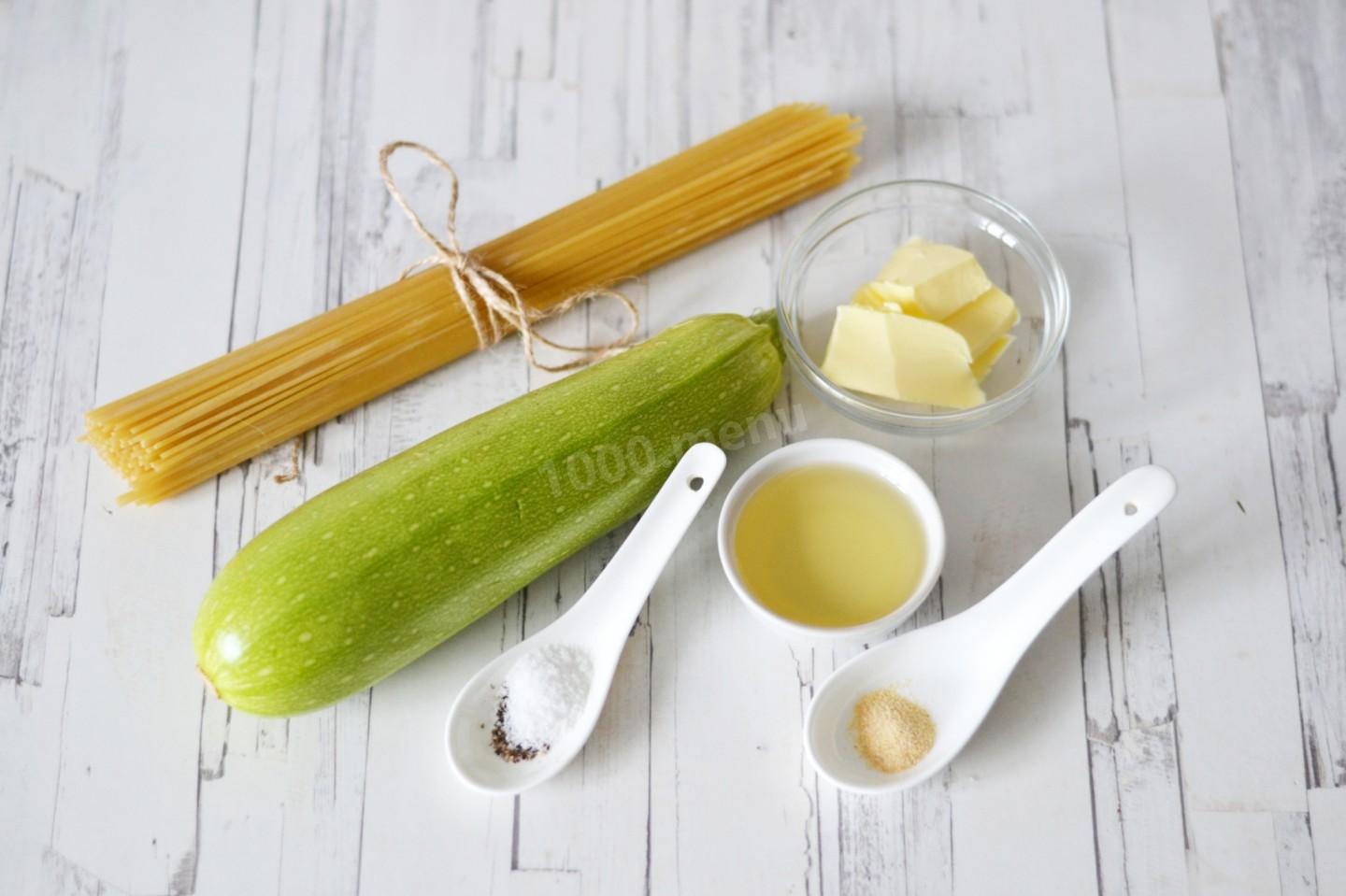 Шаг 1 приготовления Макароны с кабачками