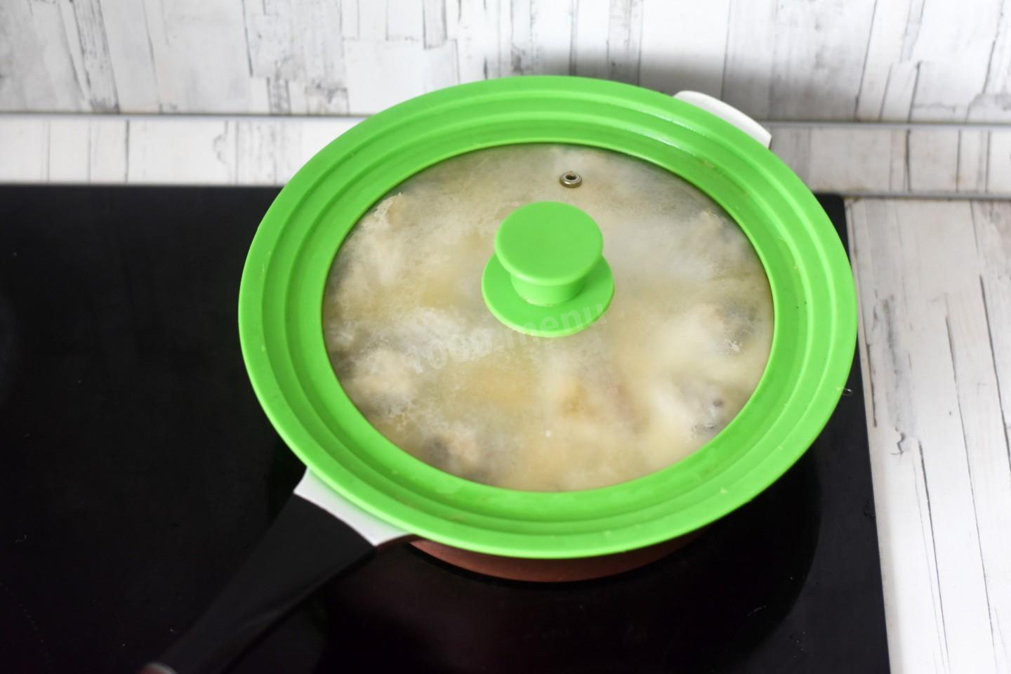 Шаг 7 приготовления Курица со шпинатом в сливочном соусе