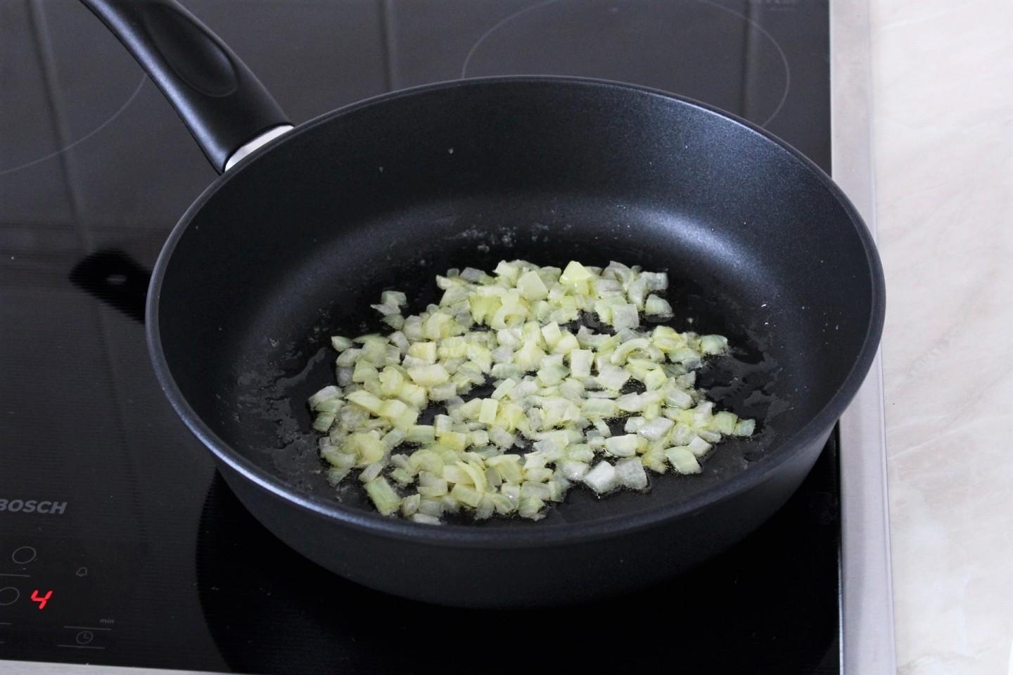 Шаг 5 приготовления Карри с рисом