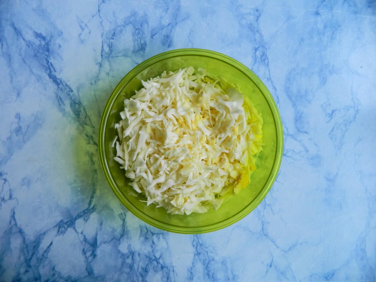 Шаг 4 приготовления Вкусная солянка из свежей капусты на сковороде