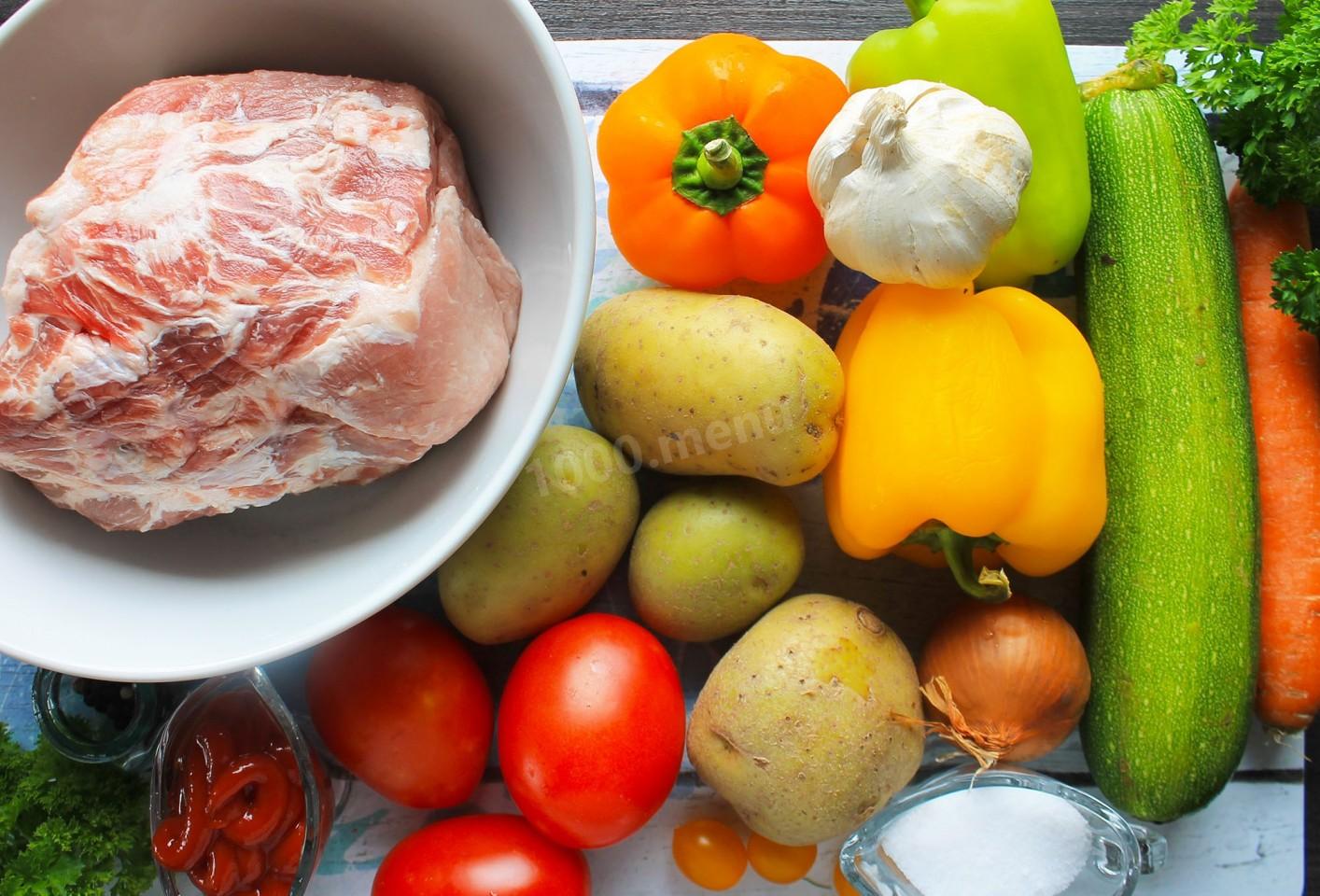 Шаг 1 приготовления Мясное рагу с овощами из свинины