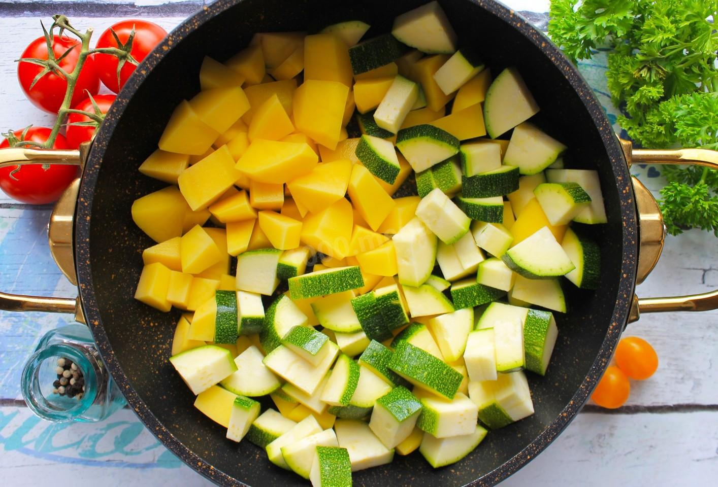Шаг 11 приготовления Мясное рагу с овощами из свинины