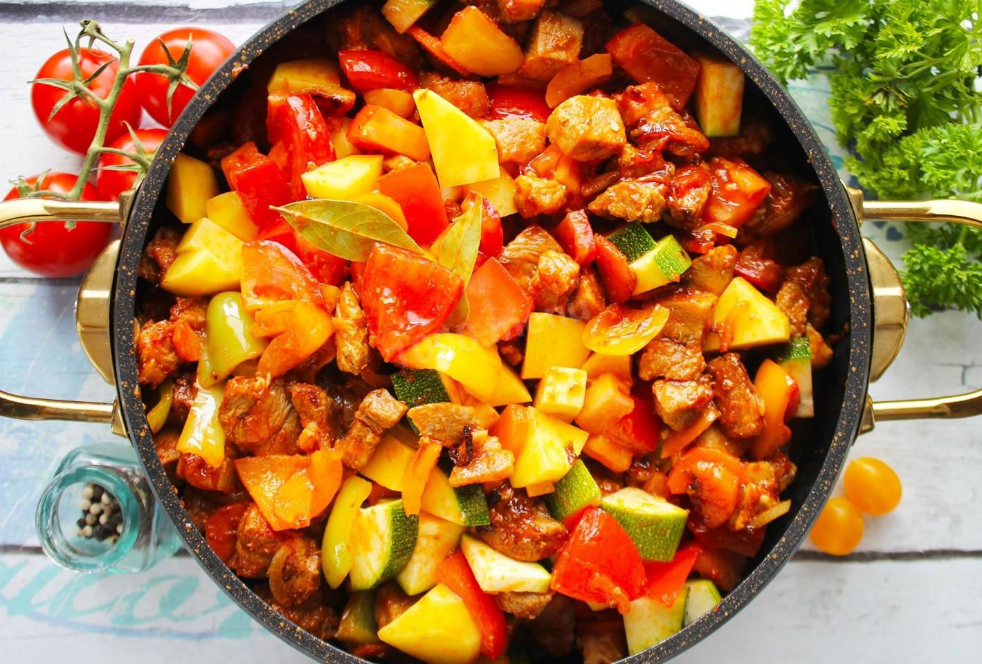 Шаг 14 приготовления Мясное рагу с овощами из свинины