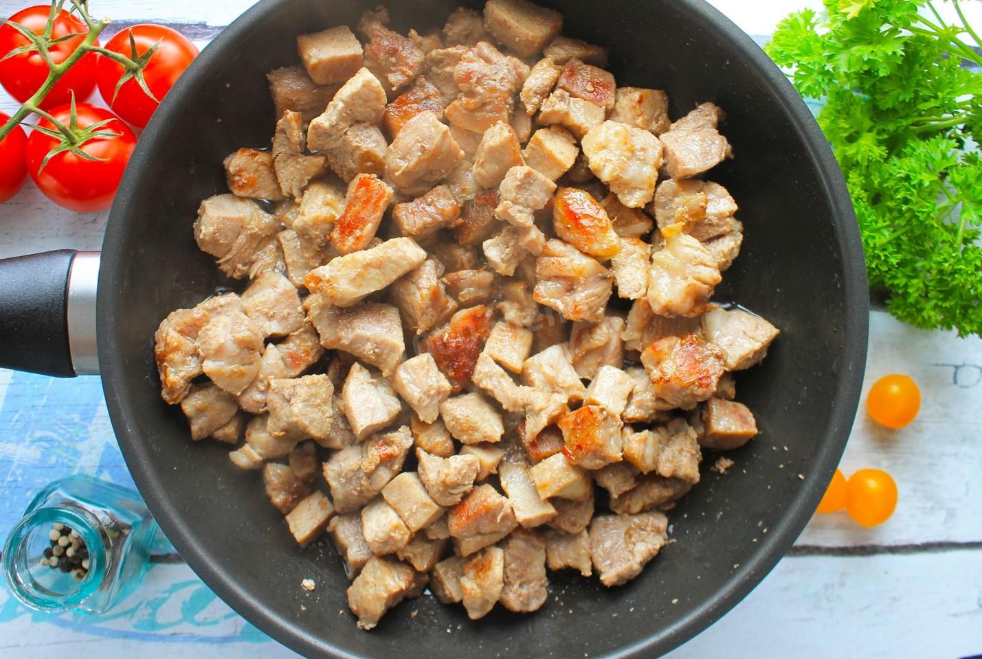 Шаг 7 приготовления Мясное рагу с овощами из свинины