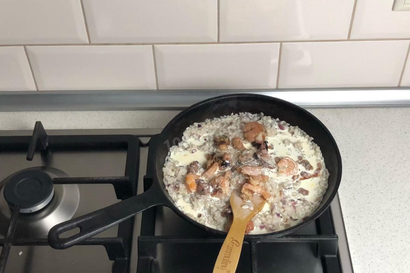 Шаг 8 приготовления Классическое ризотто с морепродуктами