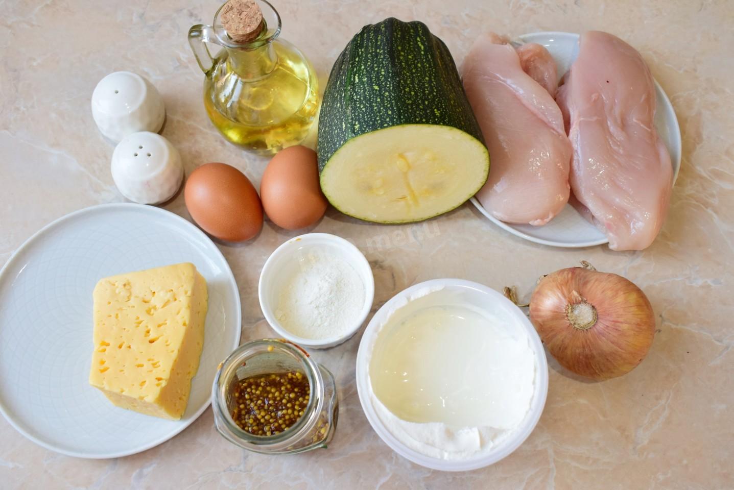 Шаг 1 приготовления Запеканка из кабачков с курицей в духовке с сыром