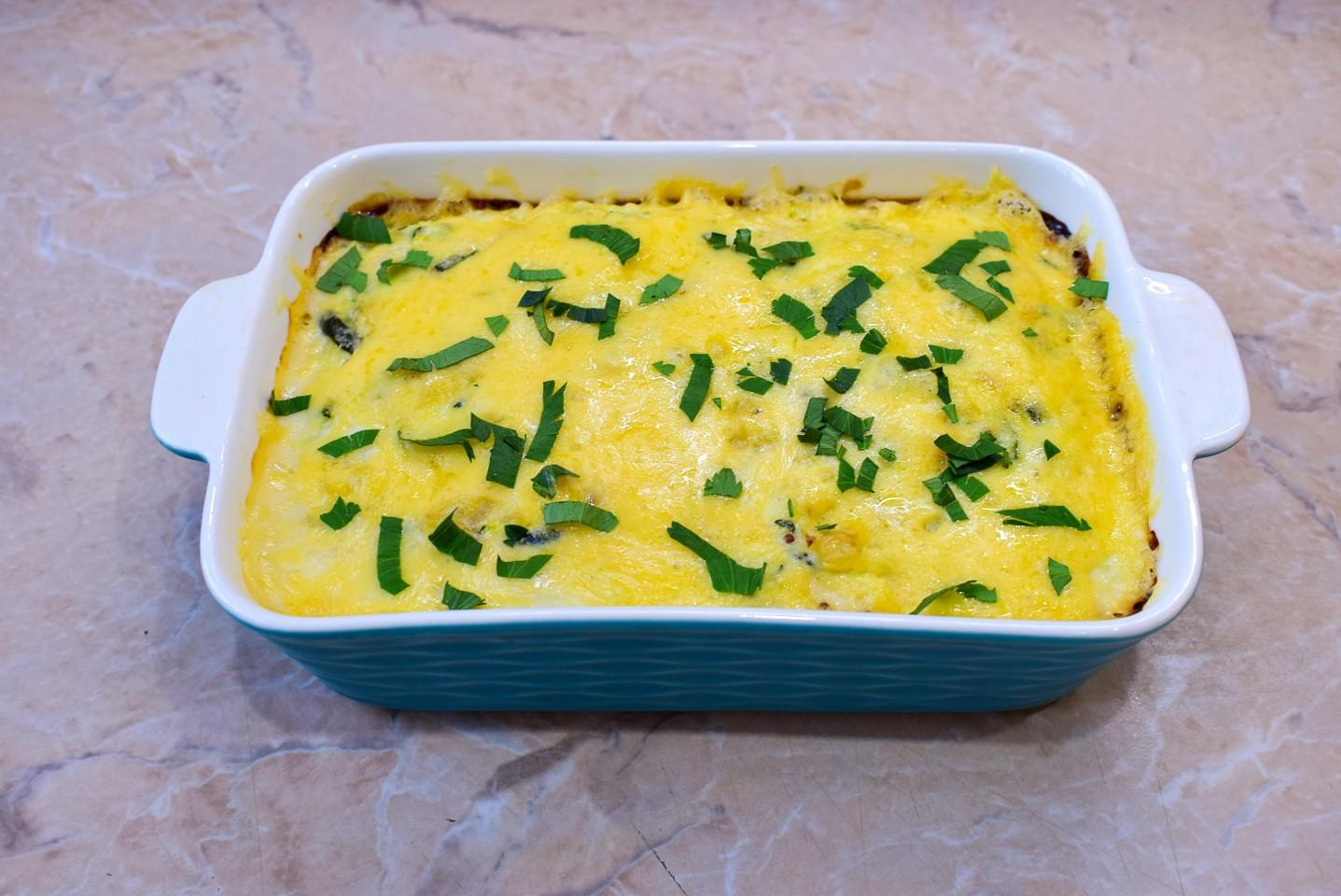 Шаг 11 приготовления Запеканка из кабачков с курицей в духовке с сыром