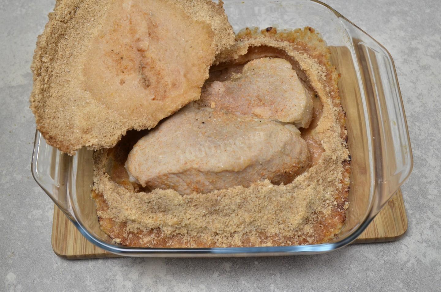 Шаг 7 приготовления Мясо в соли в духовке