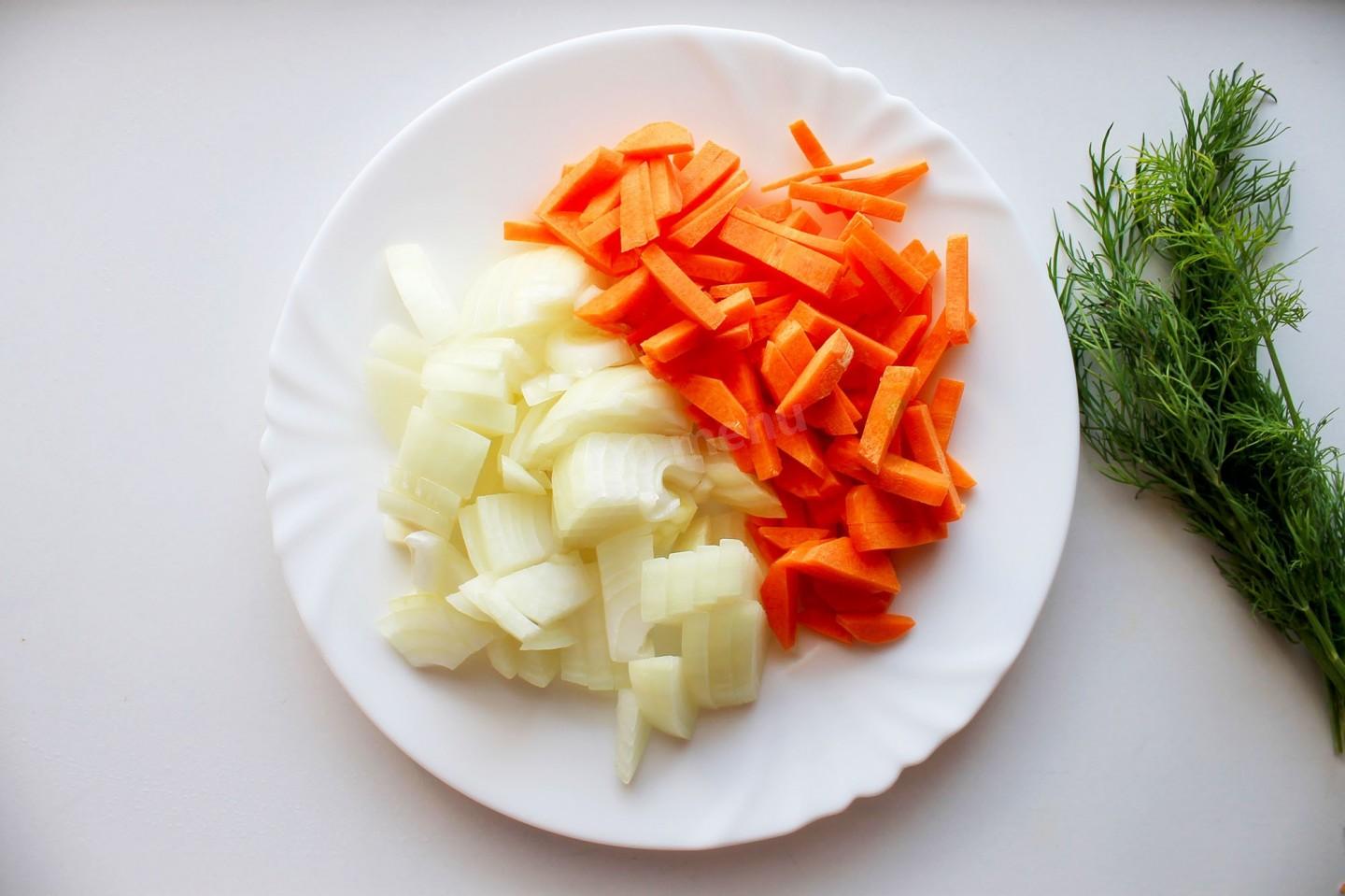 Шаг 5 приготовления Курица в сметане на сковороде