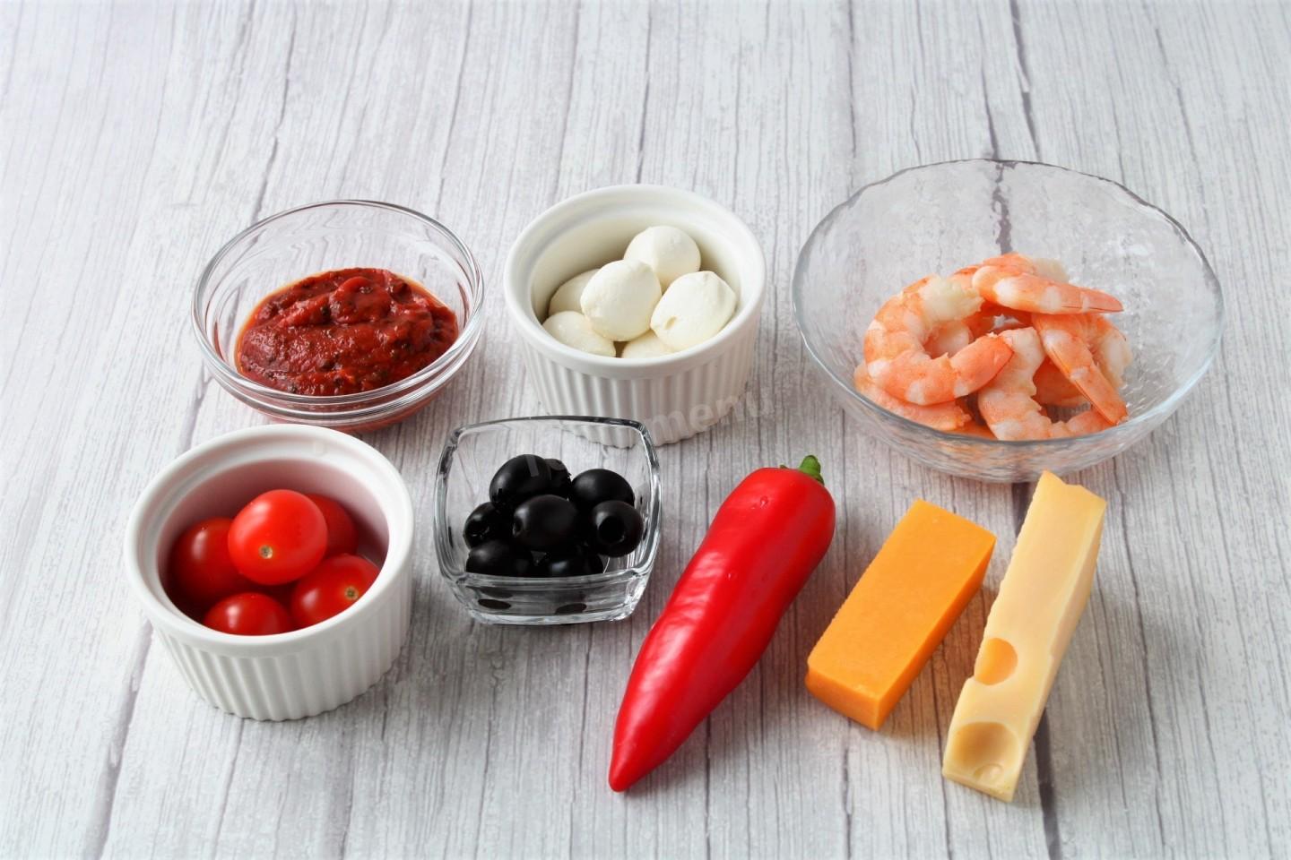 Шаг 7 приготовления Домашняя пицца с креветками и сыром