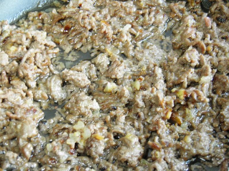 Шаг 4 приготовления Фарш с соусом Бешамель
