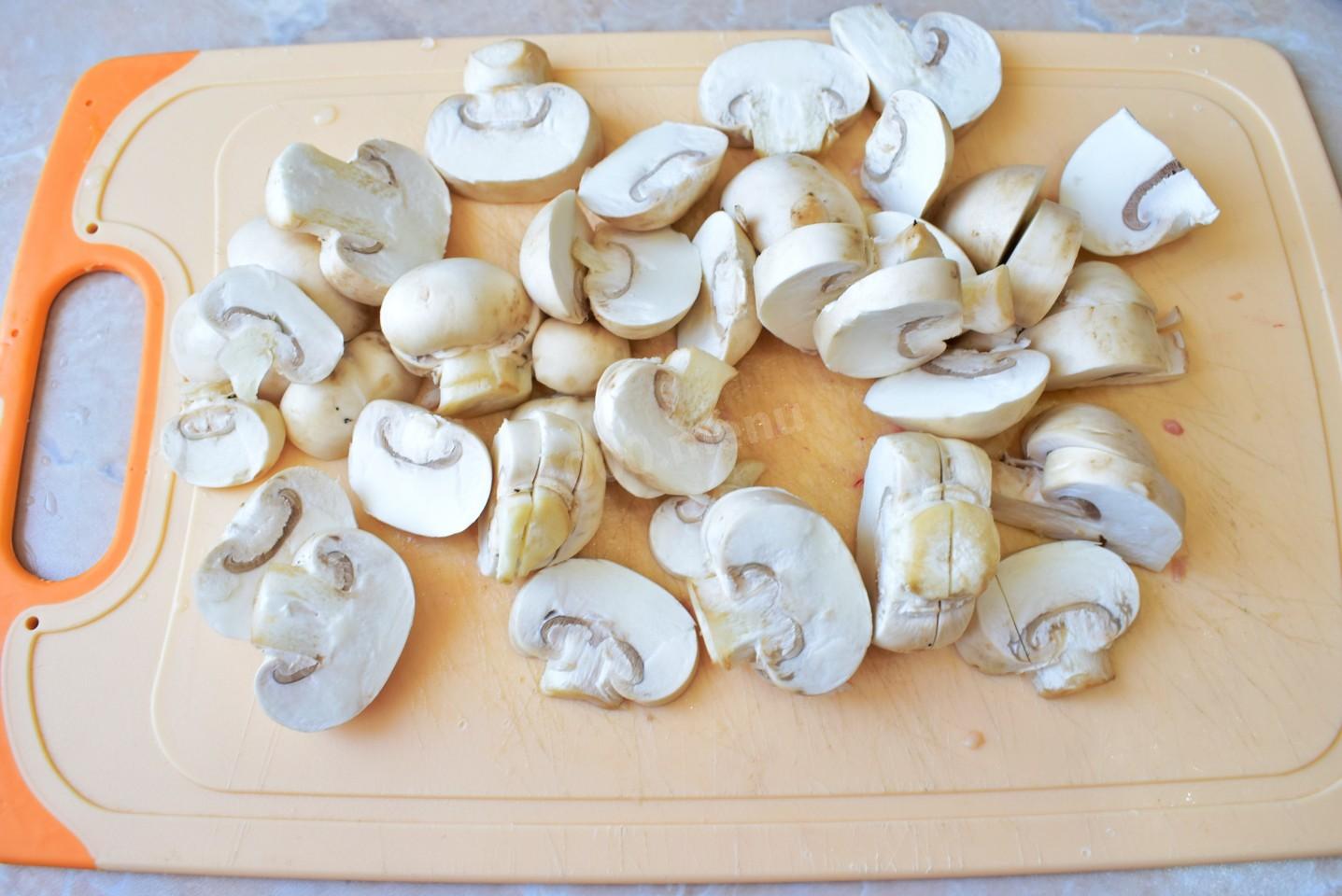 Шаг 3 приготовления Макароны с грибами и курицей в сливочном соусе