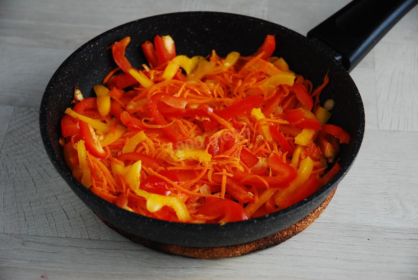 Шаг 9 приготовления Фунчоза с грибами и овощами