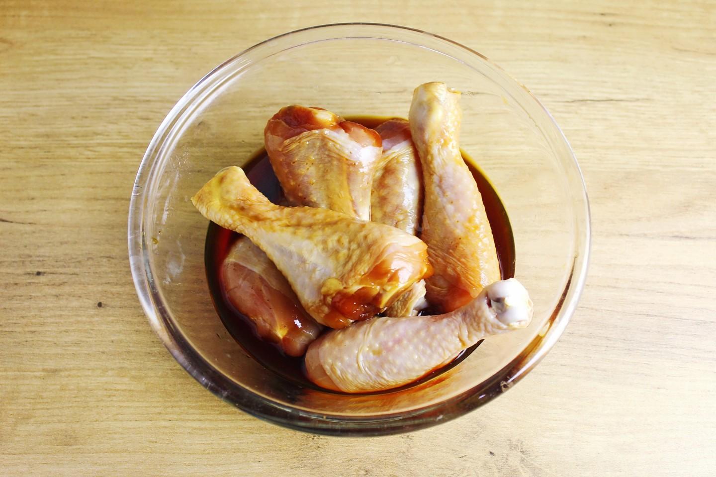 Шаг 7 приготовления Куриные ножки с хрустящей корочкой в духовке в карамели