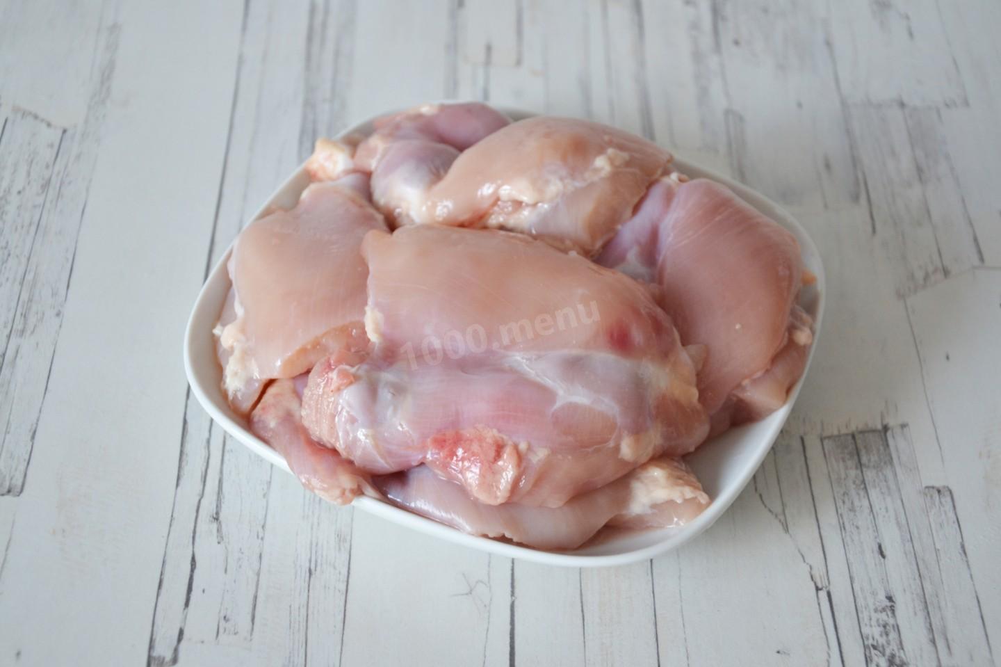 Шаг 2 приготовления Курица в сливках в духовке с грибами