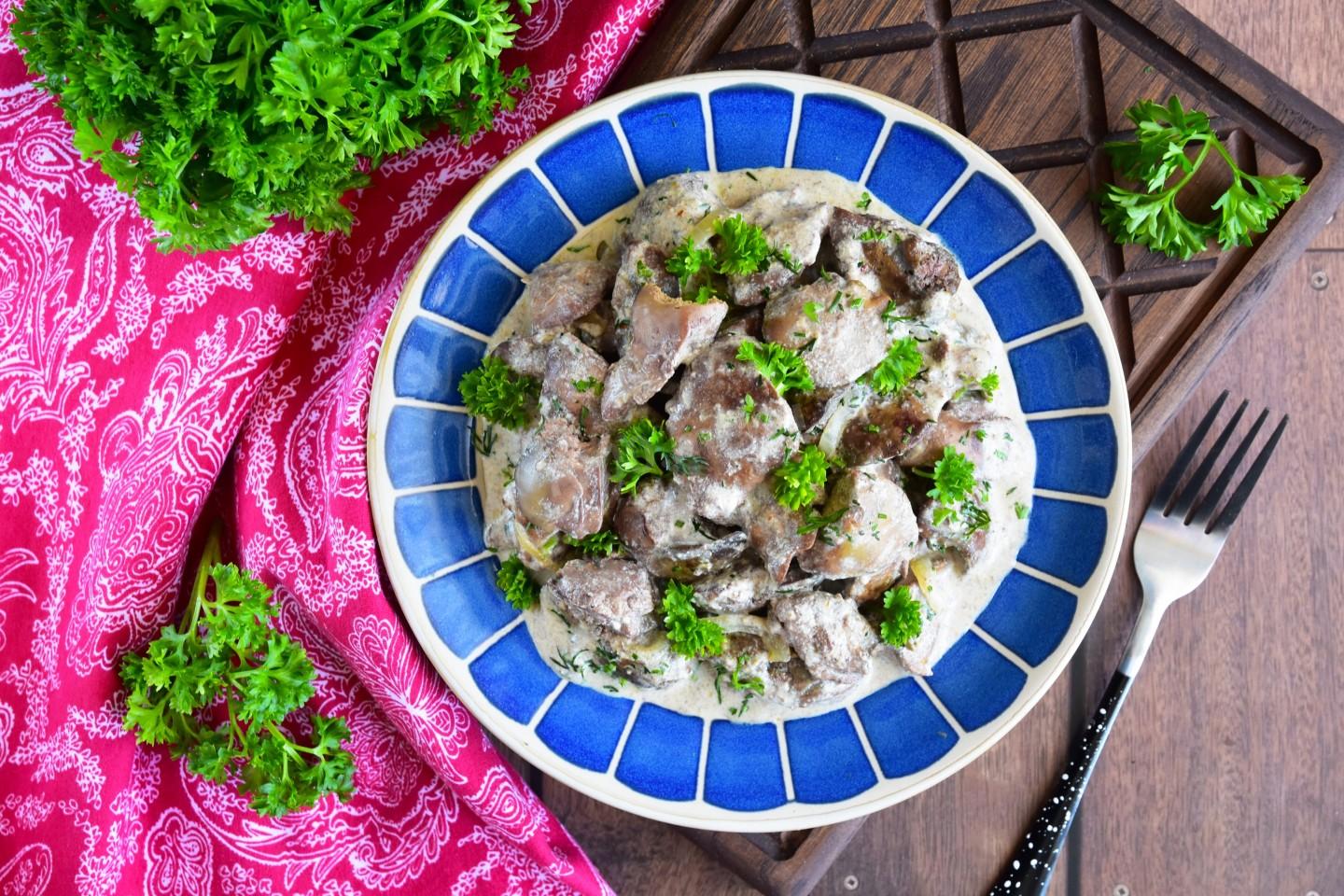 Шаг 8 приготовления Куриная печень в сливках