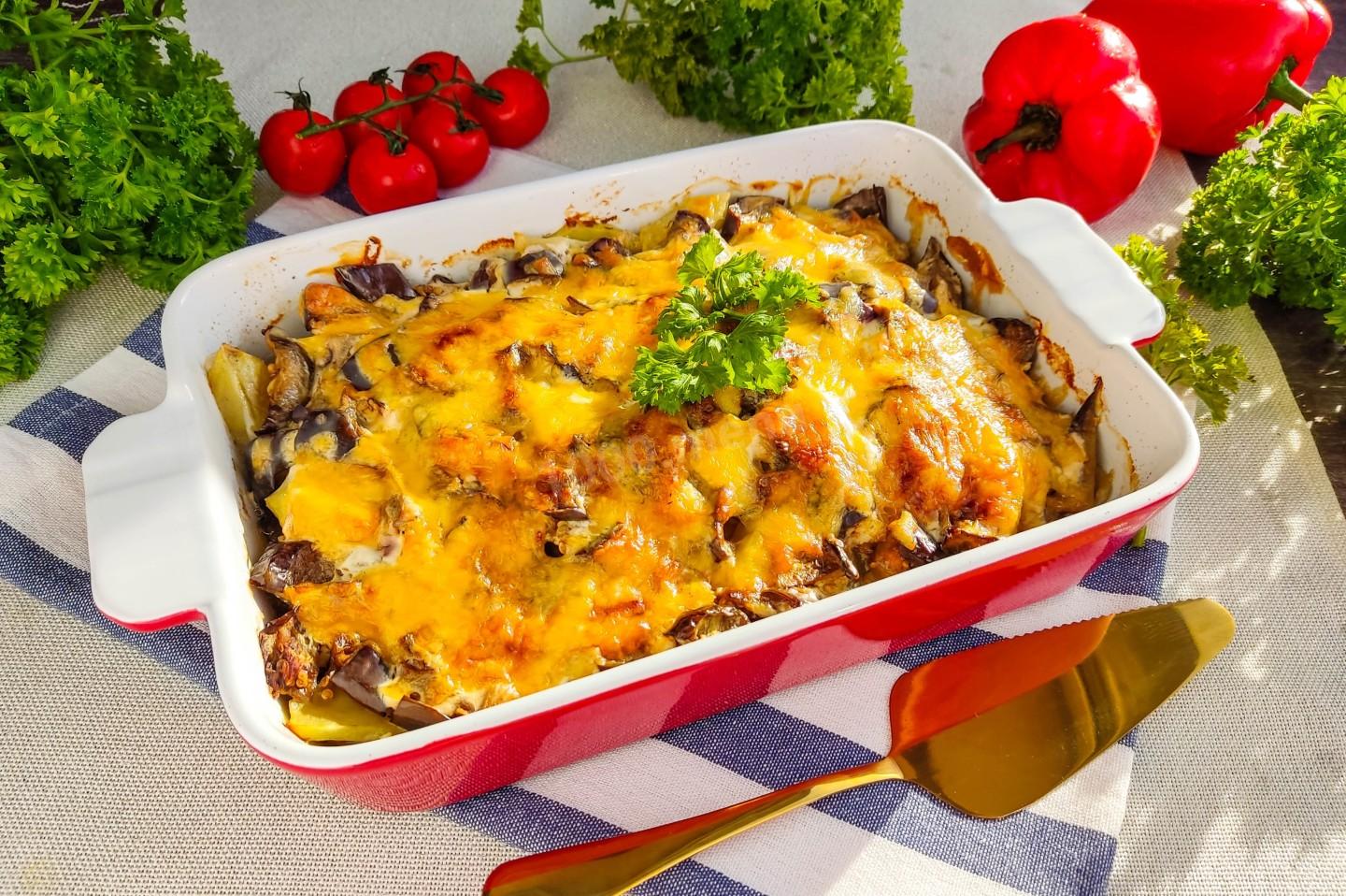 Шаг 12 приготовления Мясо с баклажанами и картошкой в духовке