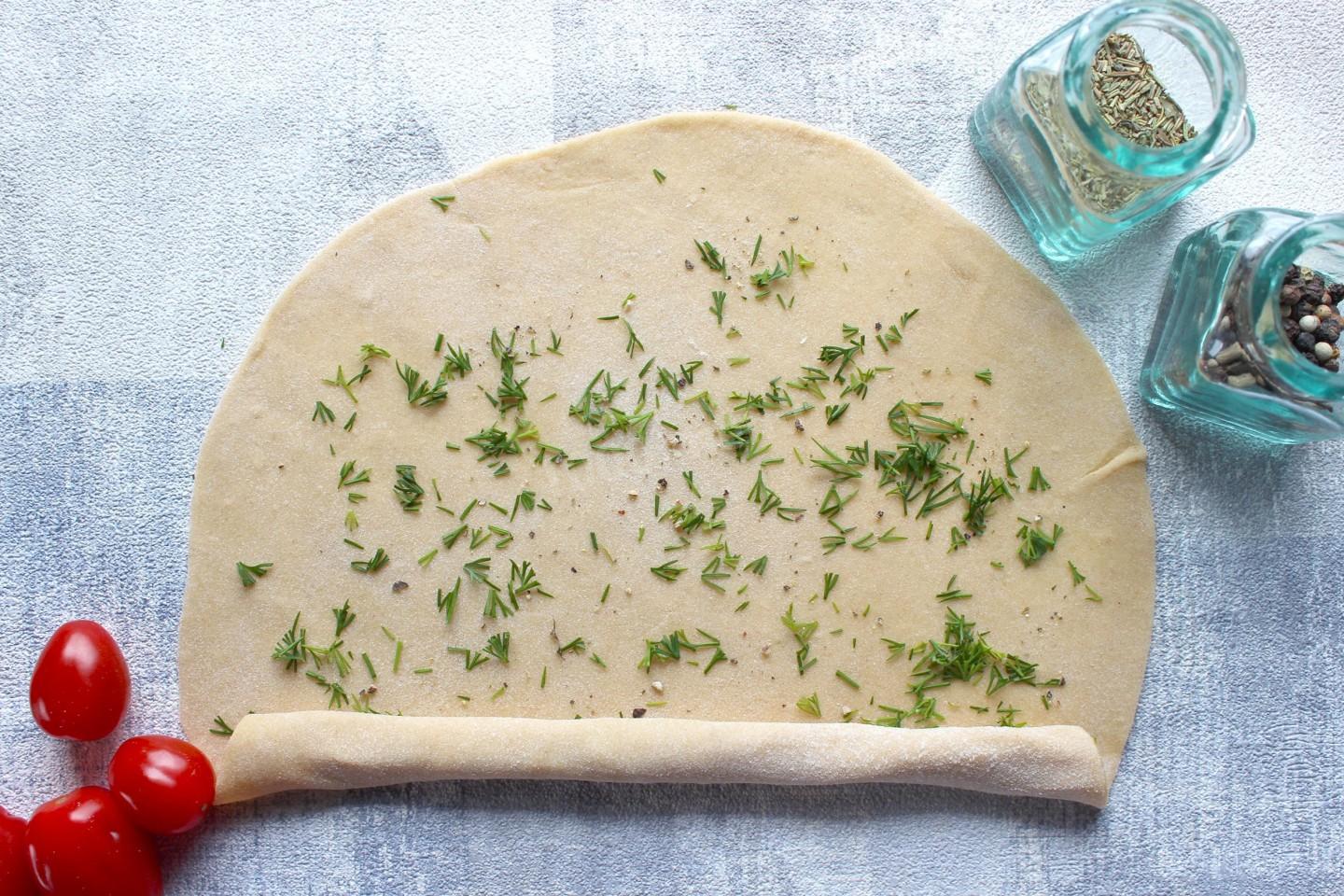 Шаг 13 приготовления Штрули с курицей и картошкой