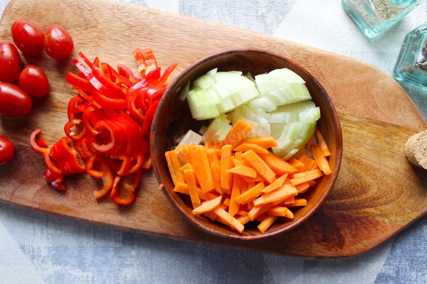 Шаг 7 приготовления Штрули с курицей и картошкой