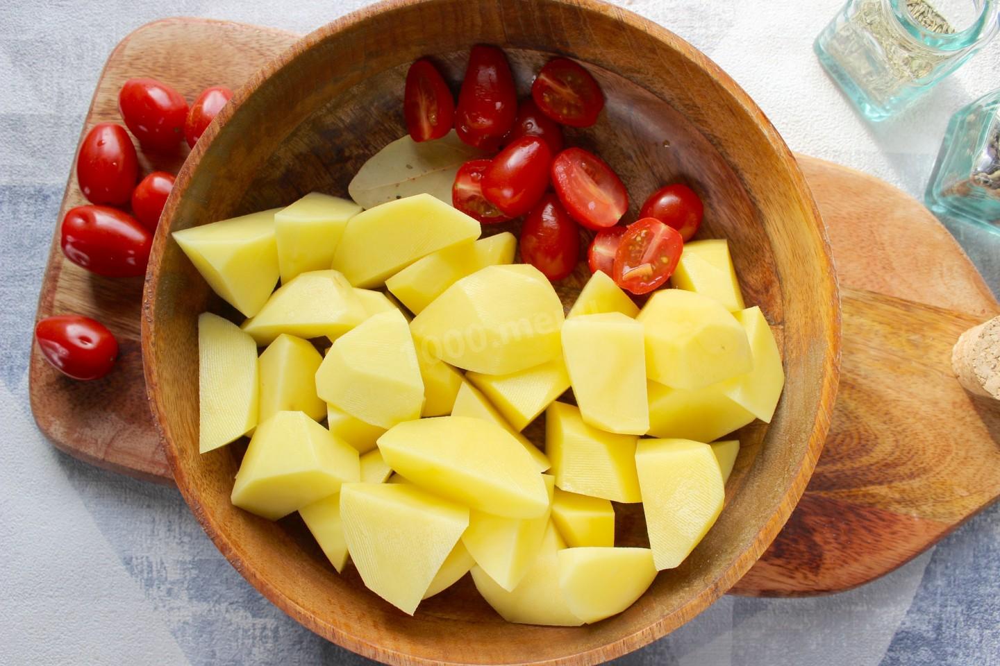 Шаг 9 приготовления Штрули с курицей и картошкой