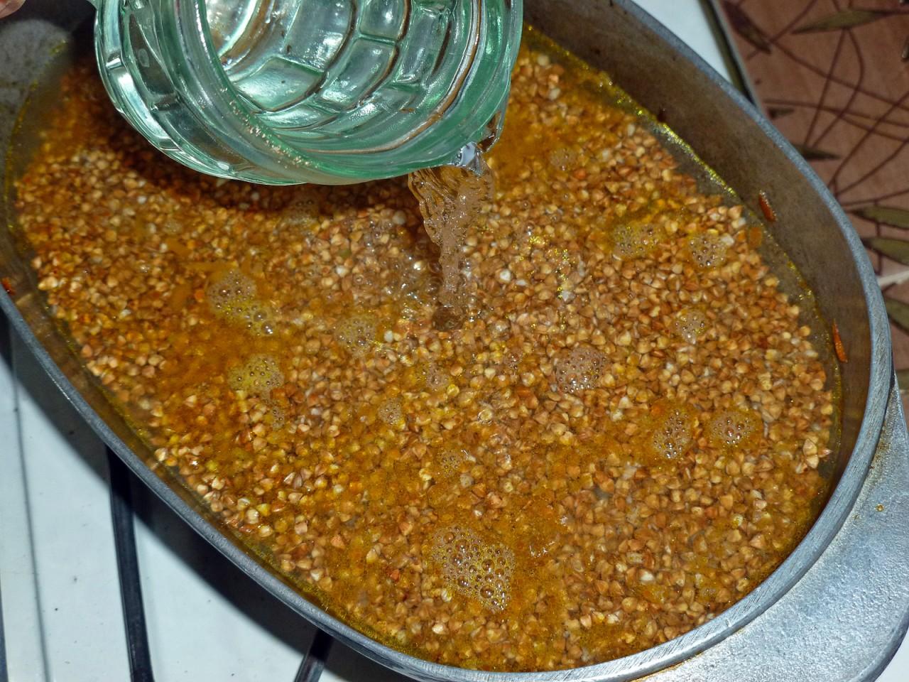 Шаг 11 приготовления Гречка с печенью