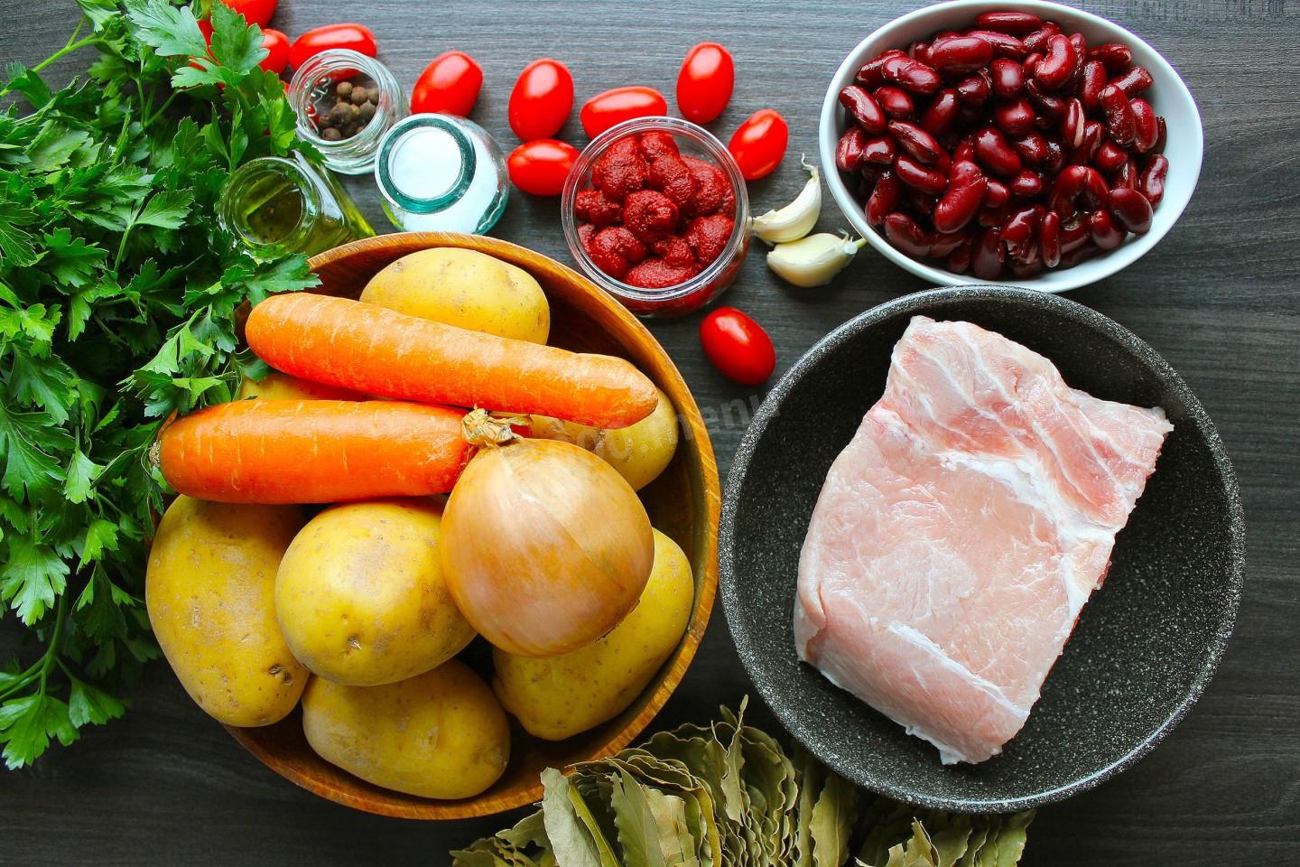Шаг 1 приготовления Картошка с фасолью и мясом