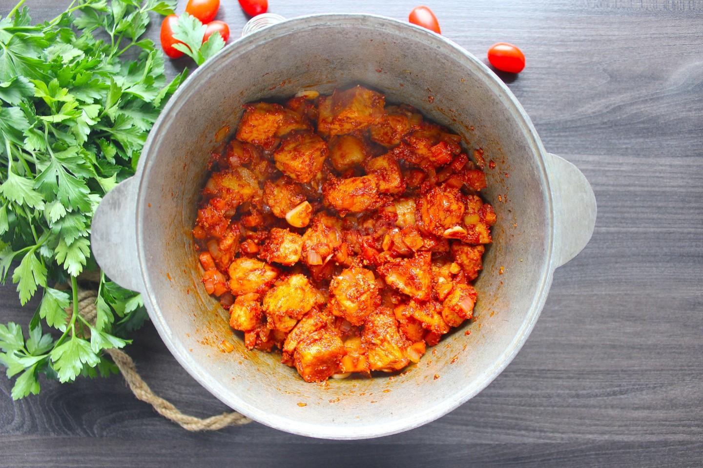 Шаг 8 приготовления Картошка с фасолью и мясом