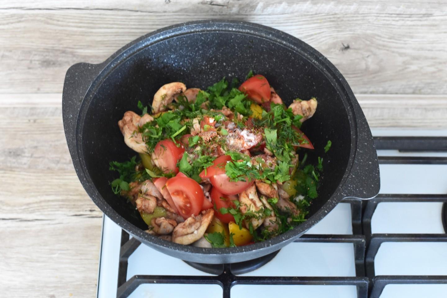 Шаг 12 приготовления Жаркое из курицы с картошкой