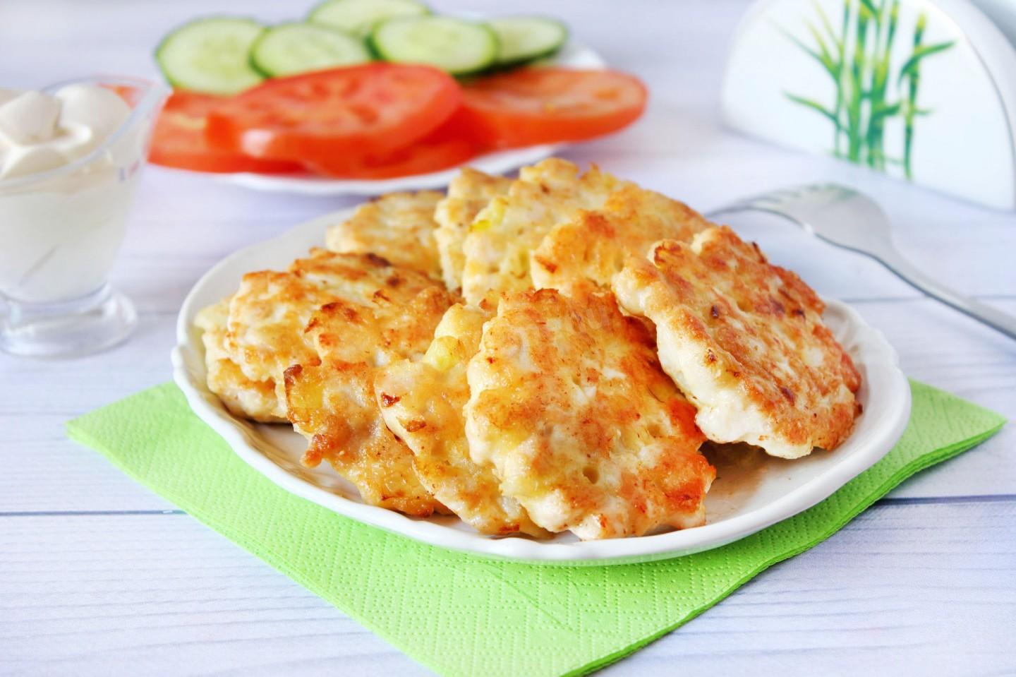 Обложка рецепта Рубленные котлеты из куриной грудки с крахмалом и майонезом
