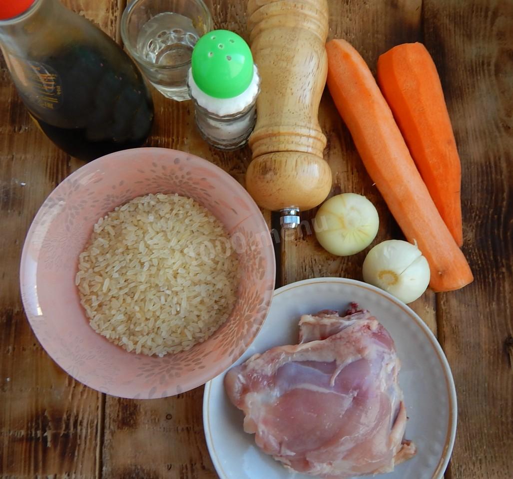 Шаг 1 приготовления Вок с рисом и курицей