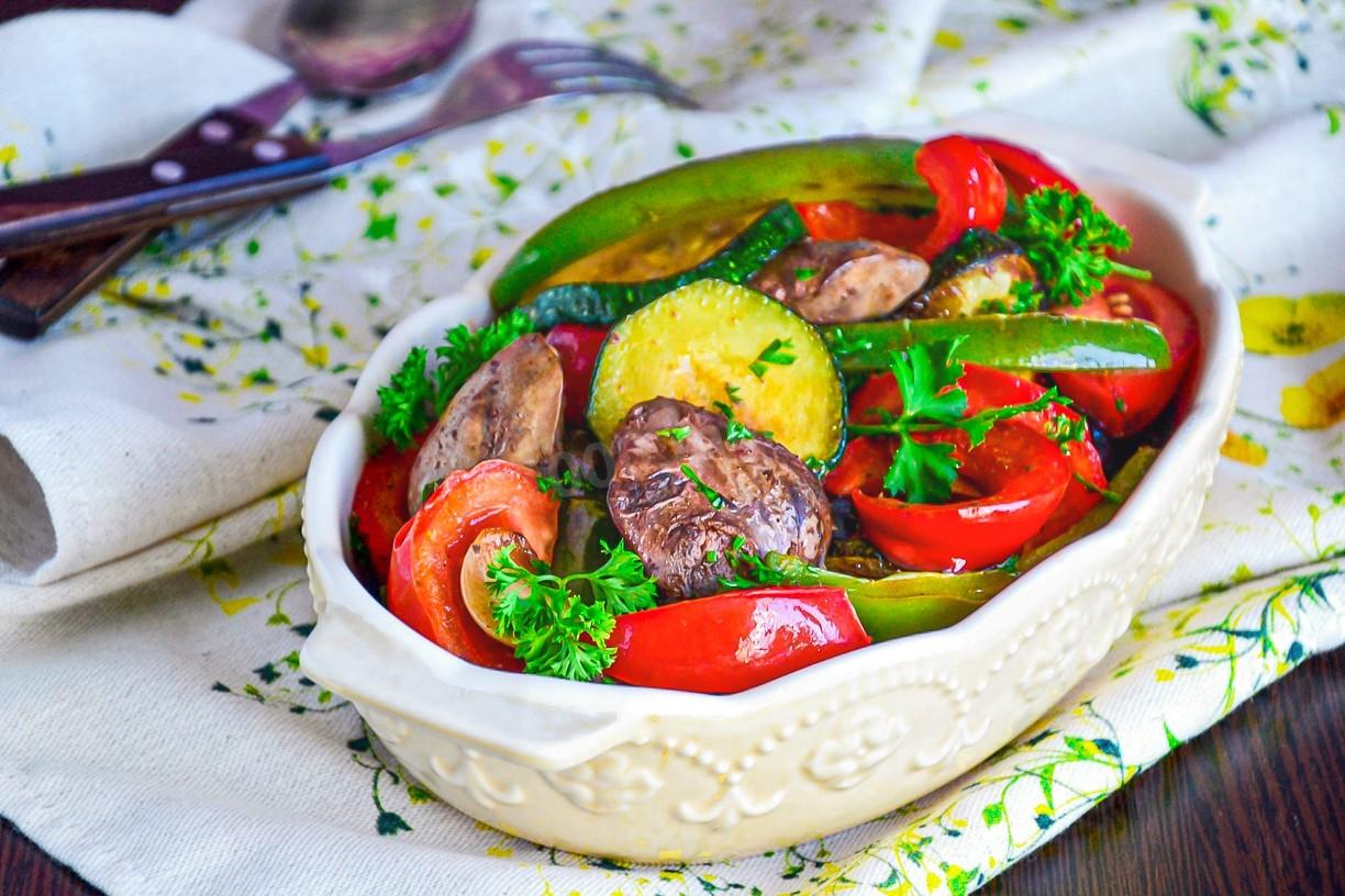 Обложка рецепта Куриная печень с овощами