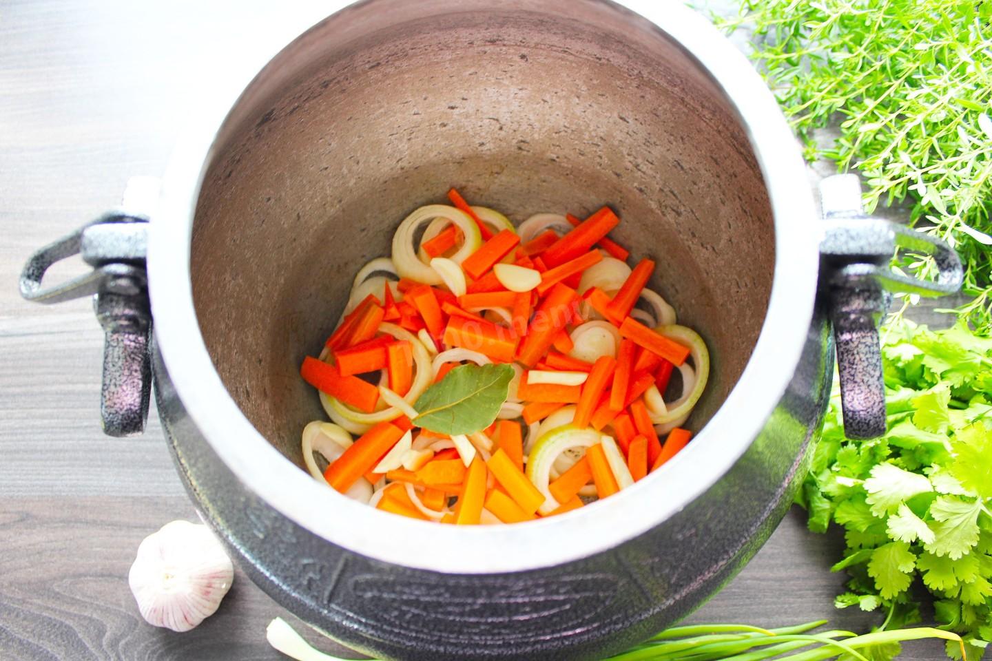 Шаг 5 приготовления Курица в афганском казане