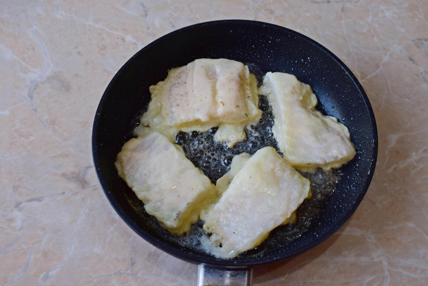 Шаг 6 приготовления Морской язык в кляре на сковороде