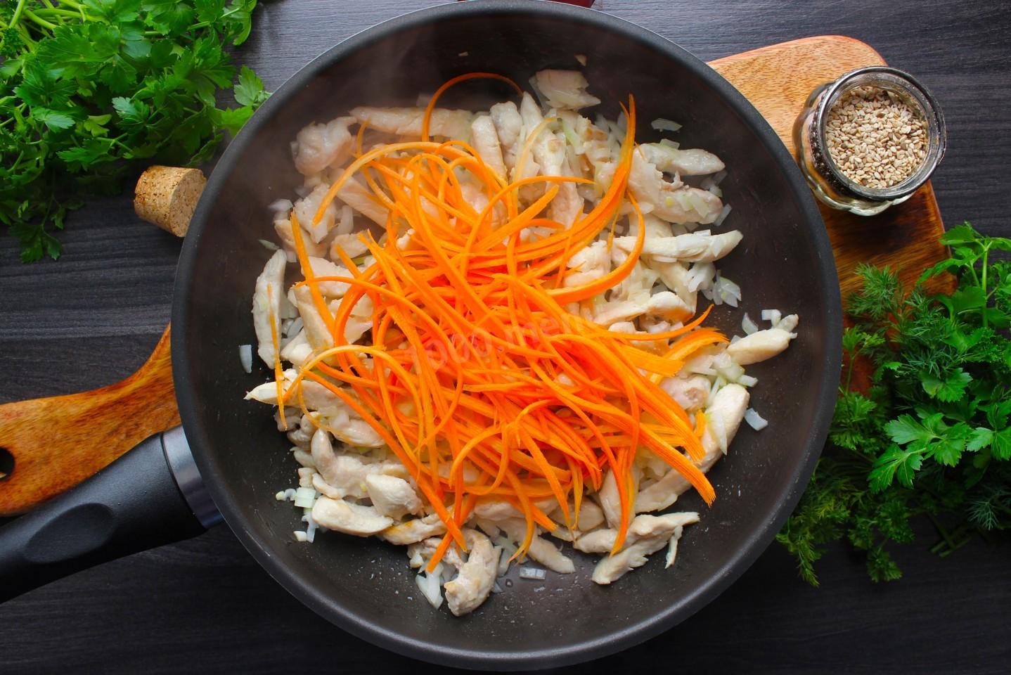 Шаг 9 приготовления Лапша удон с курицей соусом терияки и овощами