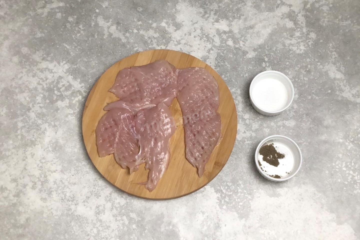 Шаг 2 приготовления Куриное филе с ананасами в духовке