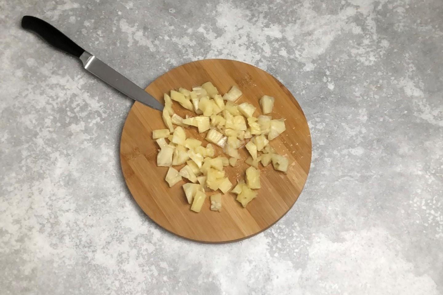 Шаг 3 приготовления Куриное филе с ананасами в духовке