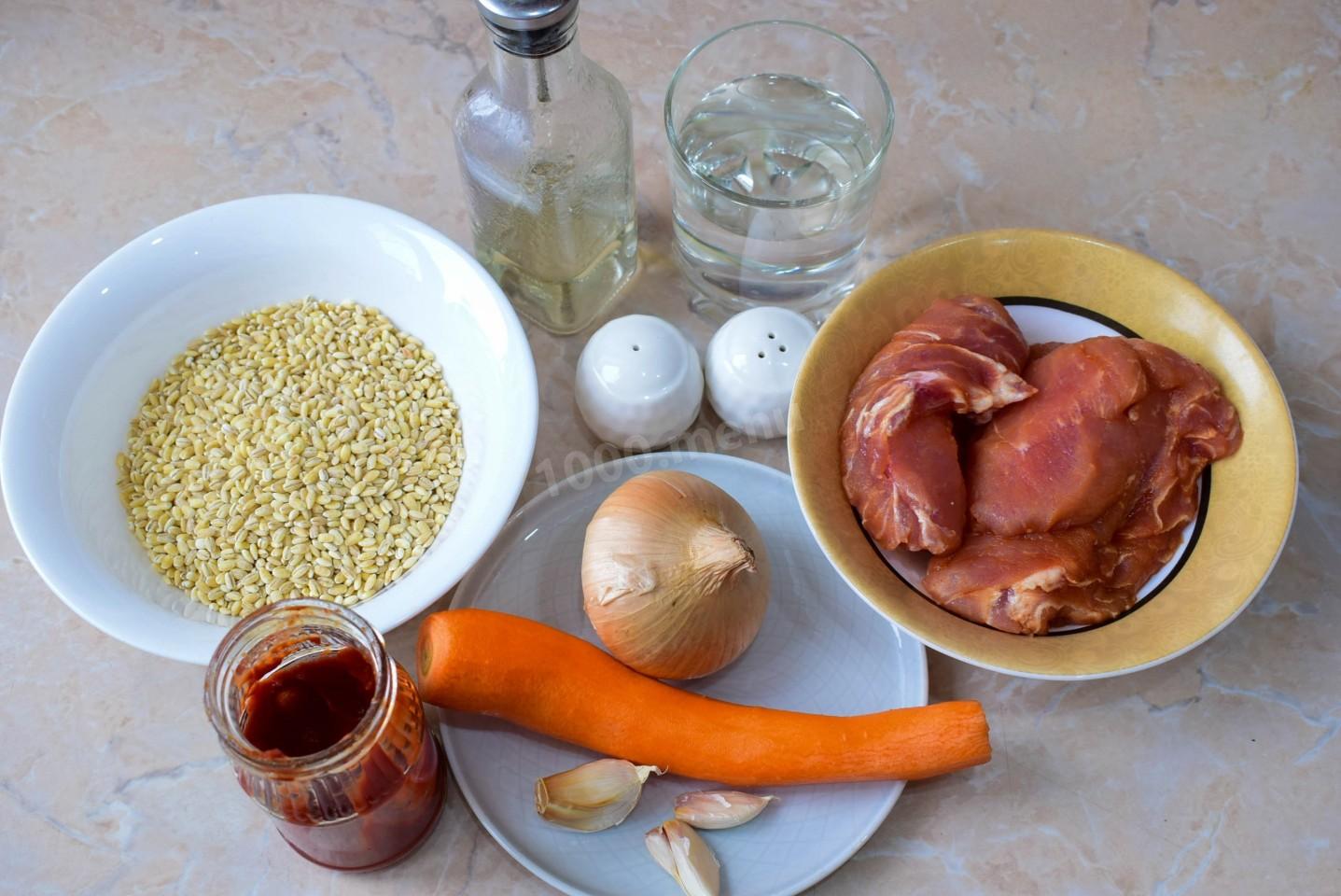 Шаг 1 приготовления Перловка в горшочке в духовке с мясом