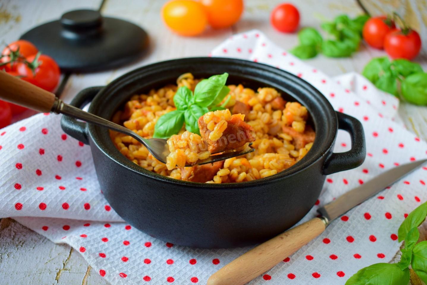 Шаг 12 приготовления Перловка в горшочке в духовке с мясом