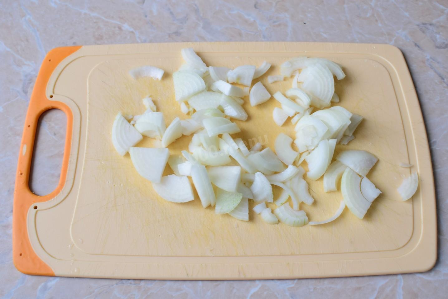 Шаг 2 приготовления Куриная печень на сковороде со сметаной